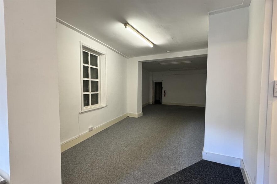 76 Station Rd, Gateshead for lease - Building Photo - Image 3 of 7
