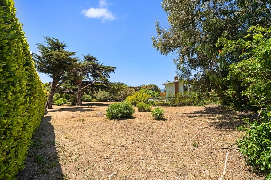 31826 Broad Beach Road rd, Malibu, CA for sale - Building Photo - Image 2 of 19