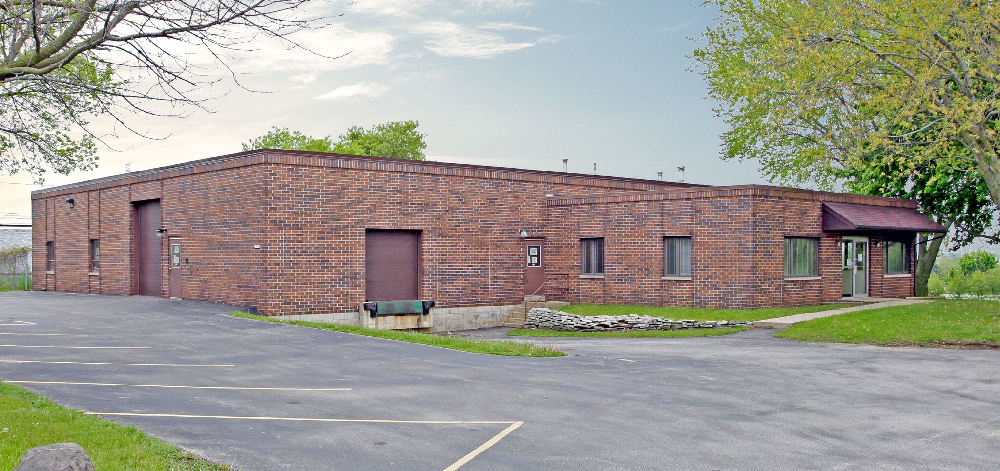 12601 W Silver Spring Rd, Butler, WI for sale Building Photo- Image 1 of 1