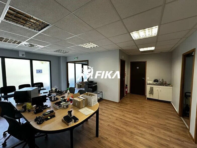 Office in Montrabé for lease - Interior Photo - Image 2 of 22
