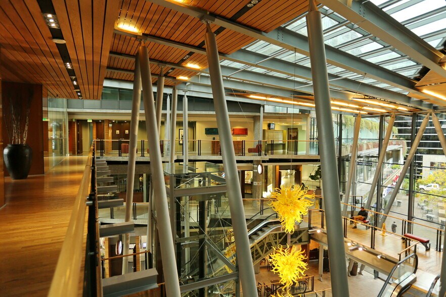 989 112th Ave NE, Bellevue, WA for lease - Interior Photo - Image 2 of 90