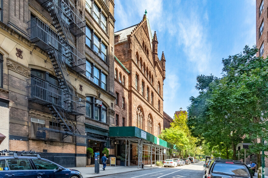 205 E 16th St, New York, NY for lease - Primary Photo - Image 1 of 4