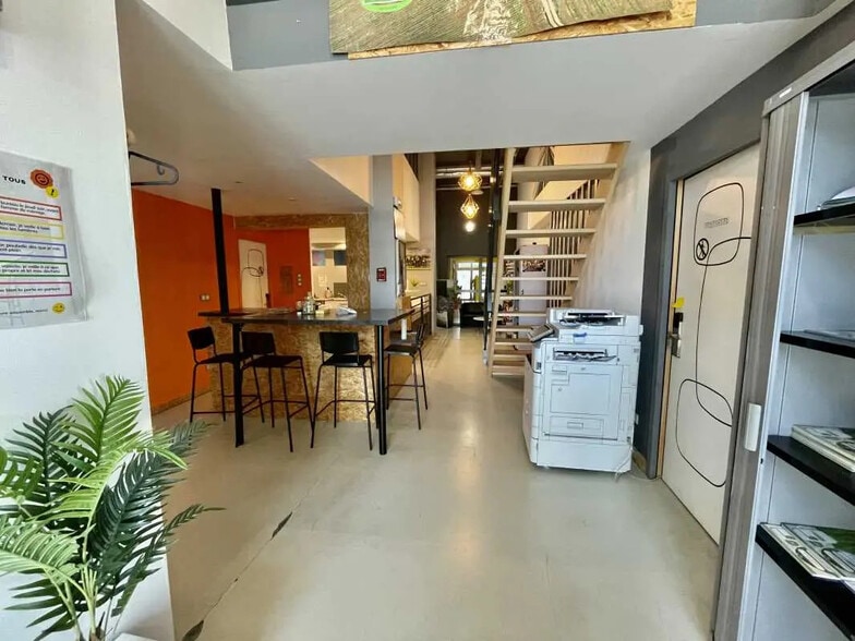 Flex in Rouen for lease - Building Photo - Image 3 of 16