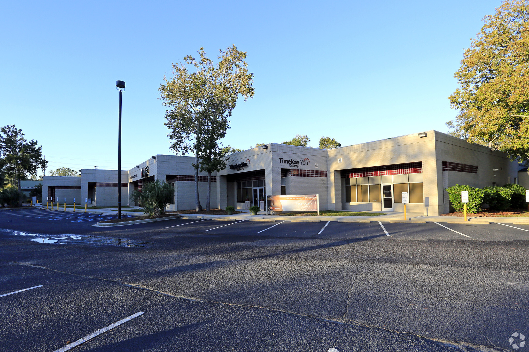 966 Houston Northcutt Blvd, Mount Pleasant, SC for lease Building Photo- Image 1 of 14