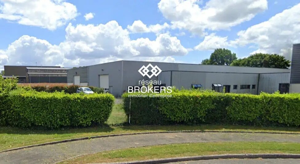 Industrial in Évron for sale Building Photo- Image 1 of 3