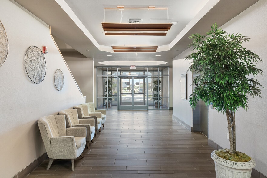 150 N Stephanie St, Henderson, NV for lease - Building Photo - Image 3 of 4