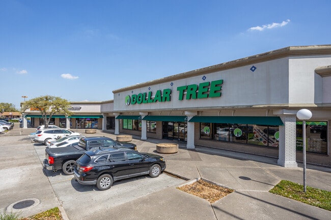 More details for 4802-4930 Fairmont Pky, Pasadena, TX - Multiple Space Uses for Lease