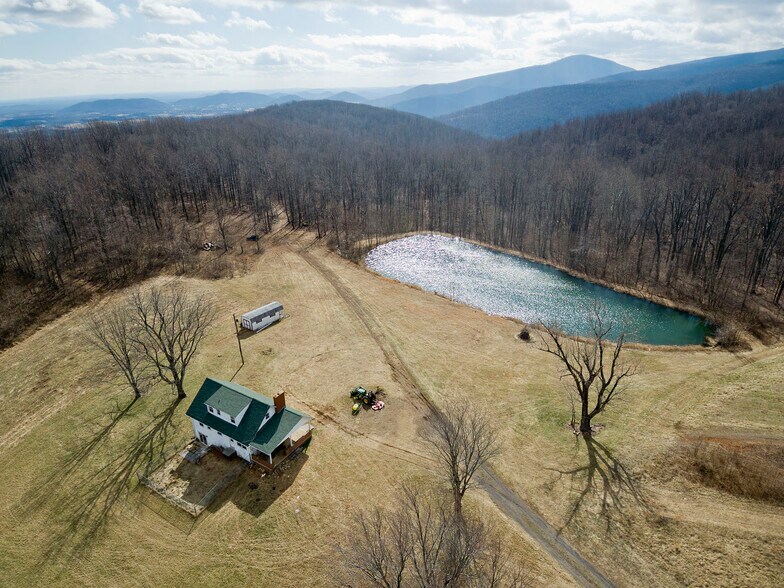 145 Waterfall Rd, Chester Gap, VA for sale - Aerial - Image 1 of 1