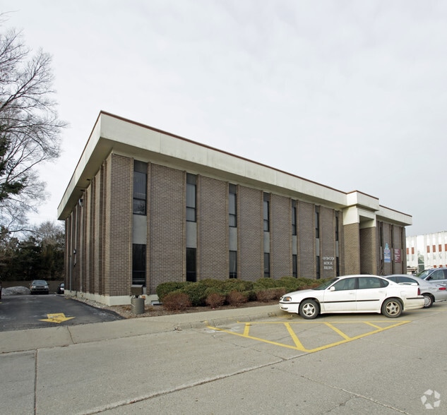 26657 Woodward Ave, Huntington Woods, MI for lease - Building Photo - Image 3 of 18