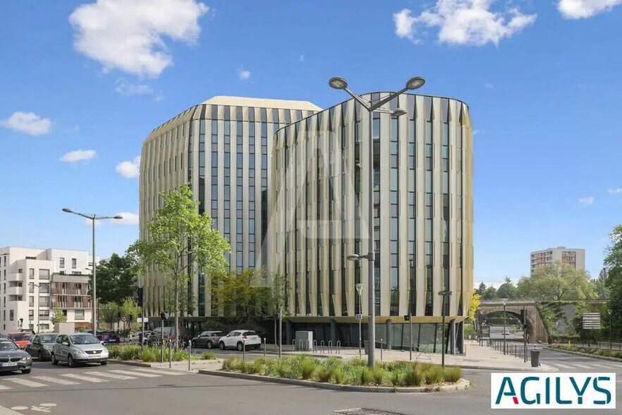 Office in Massy for lease - Building Photo - Image 1 of 15