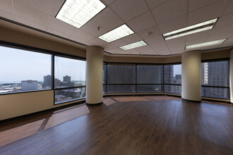 802 N Carancahua St, Corpus Christi, TX for lease Interior Photo- Image 1 of 5