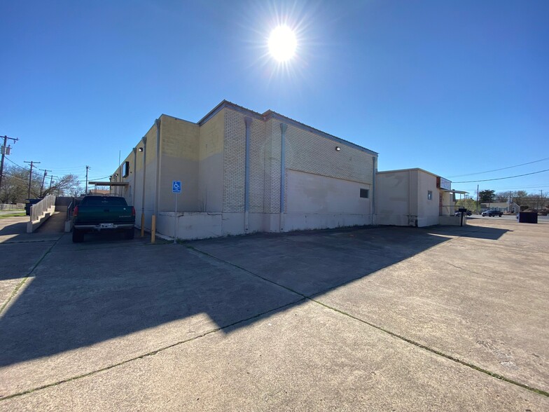 628-654 N Rockwall Ave, Terrell, TX for lease - Building Photo - Image 1 of 8