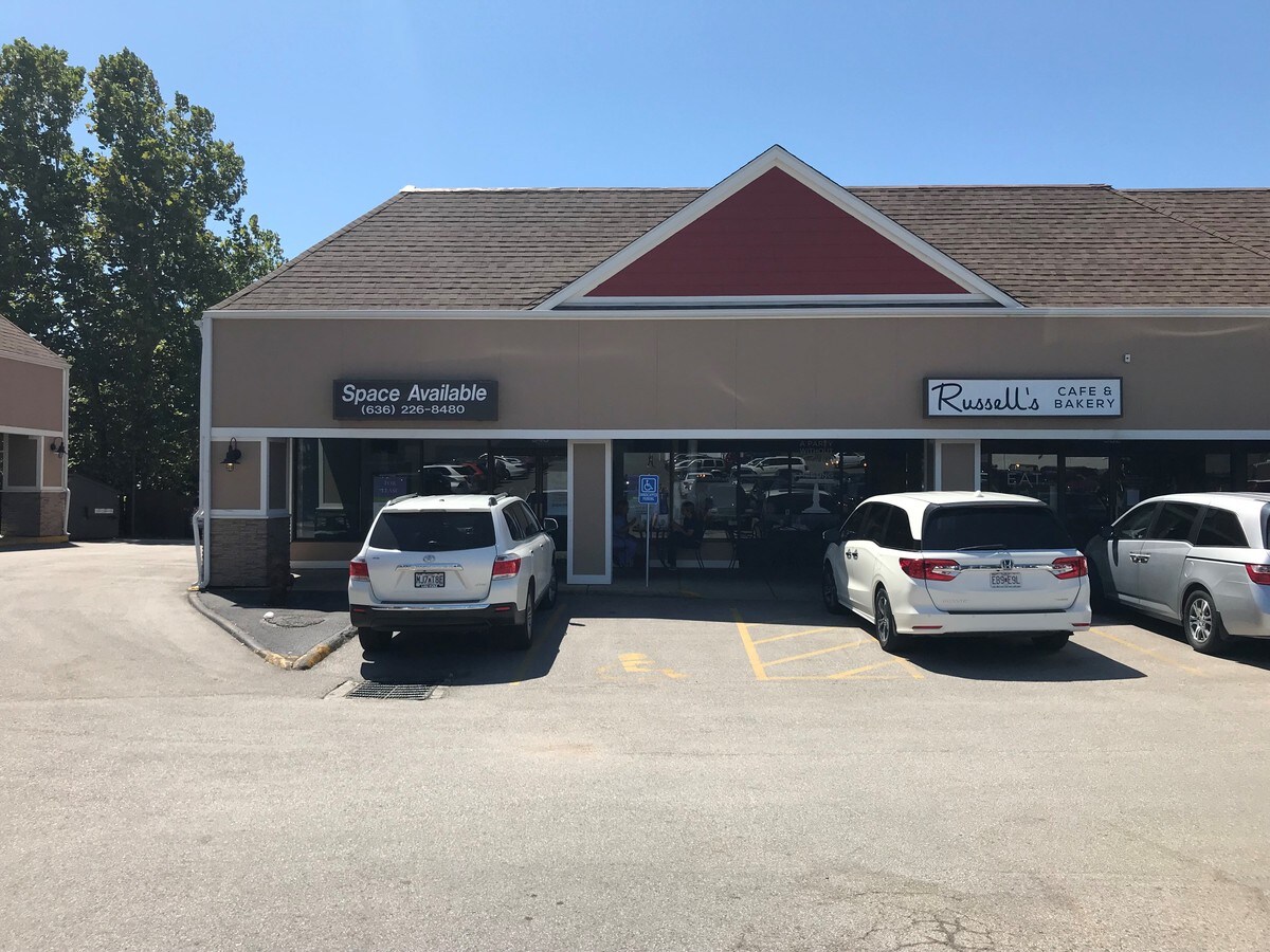 910960 Brookwood Centre, Fenton, MO 63026