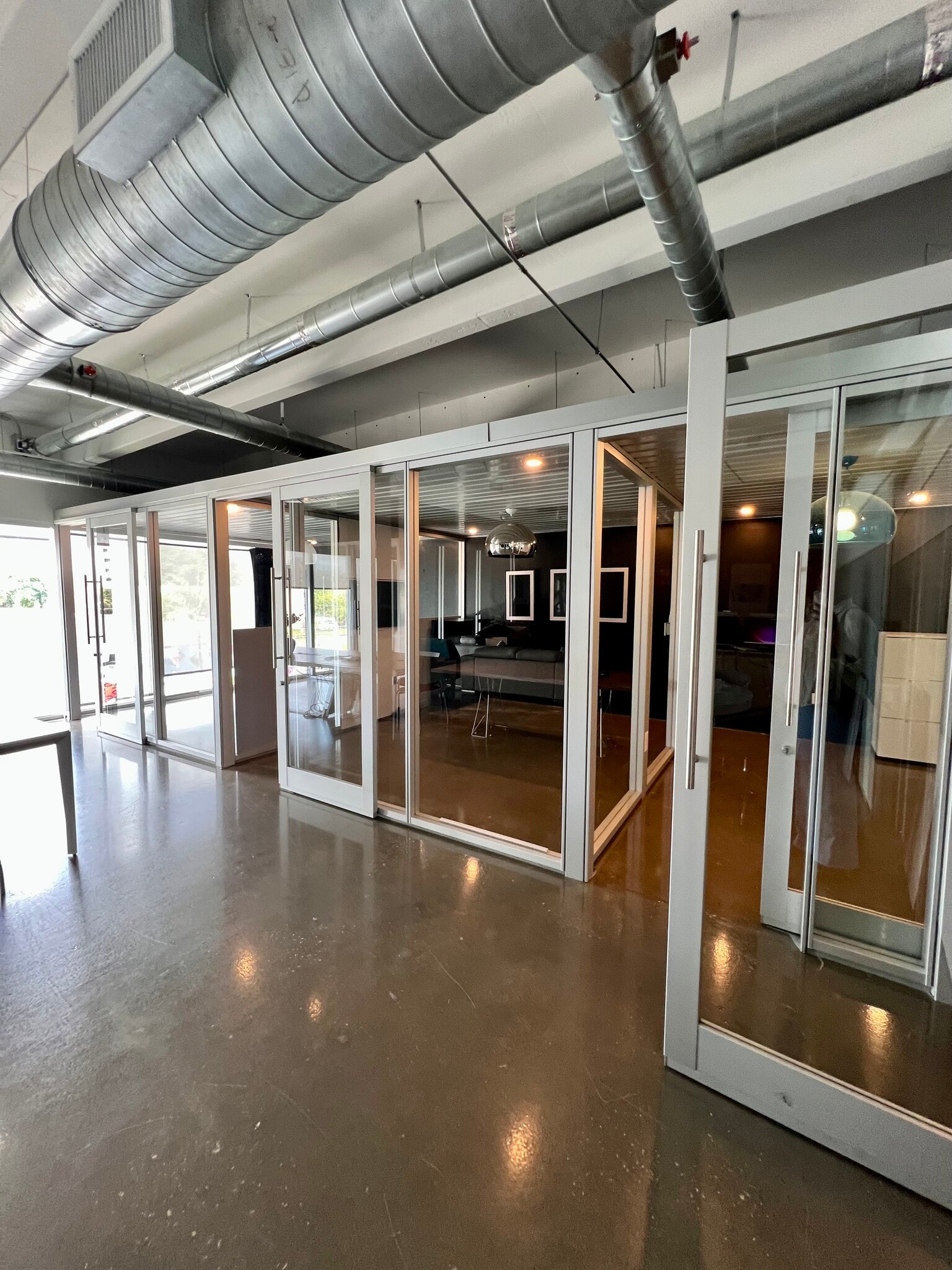 2121 NW 2nd Ave, Miami, FL for lease Interior Photo- Image 1 of 7