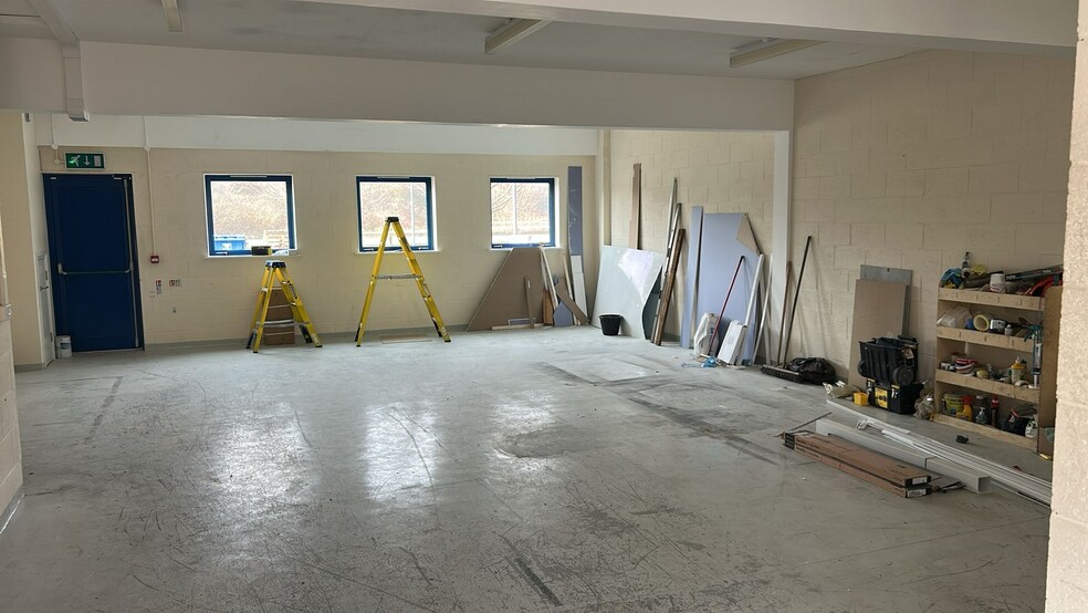 Moulden Way, Reading for lease - Interior Photo - Image 2 of 5