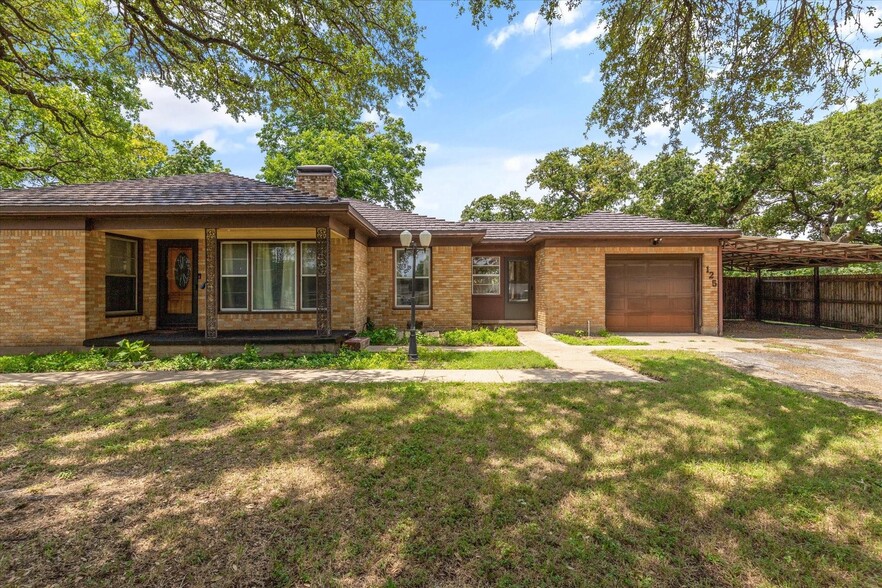 125 Norwood Dr, Hurst, TX for sale - Primary Photo - Image 1 of 45