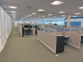 300 Constitution Ave, Portsmouth, NH for lease Building Photo- Image 1 of 3