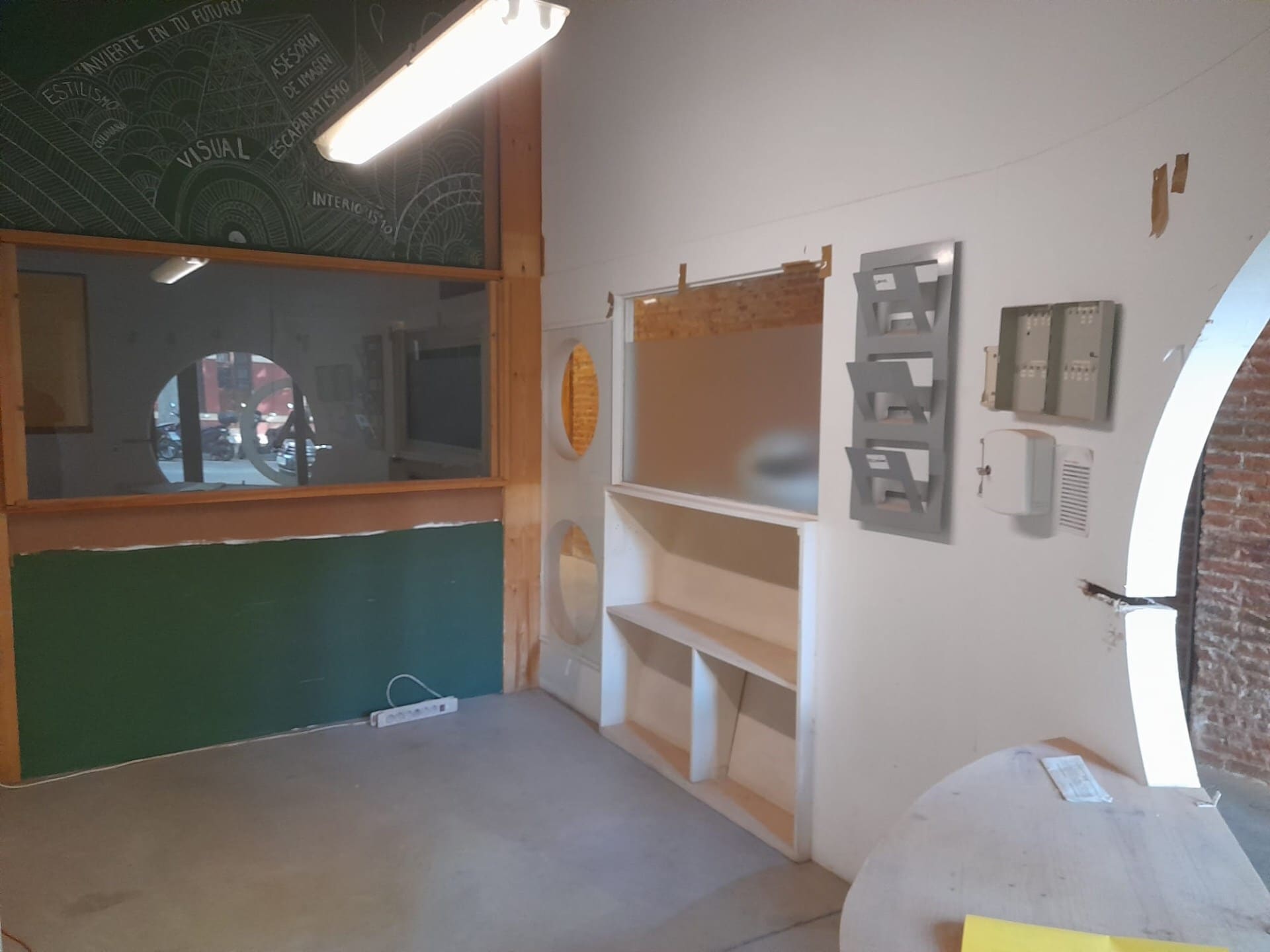 Retail in Barcelona, Barcelona for lease Interior Photo- Image 1 of 13