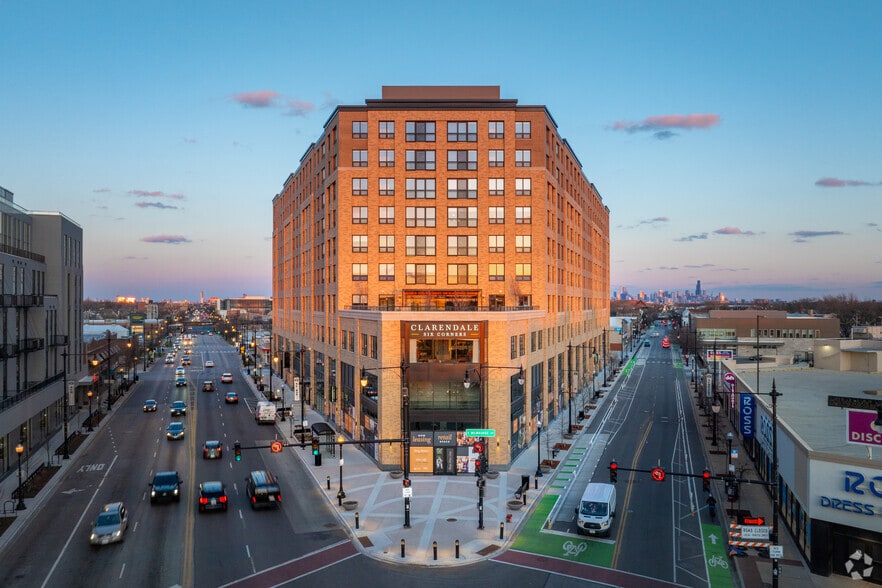 4730 W Irving Park Rd, Chicago, IL for lease - Building Photo - Image 1 of 20