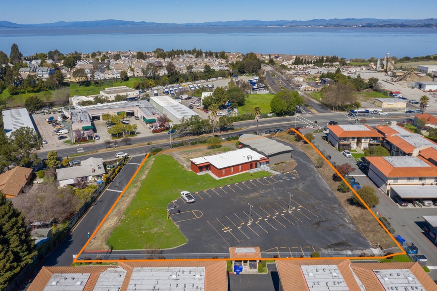 725 San Pablo Ave, Pinole, CA for lease - Building Photo - Image 3 of 19