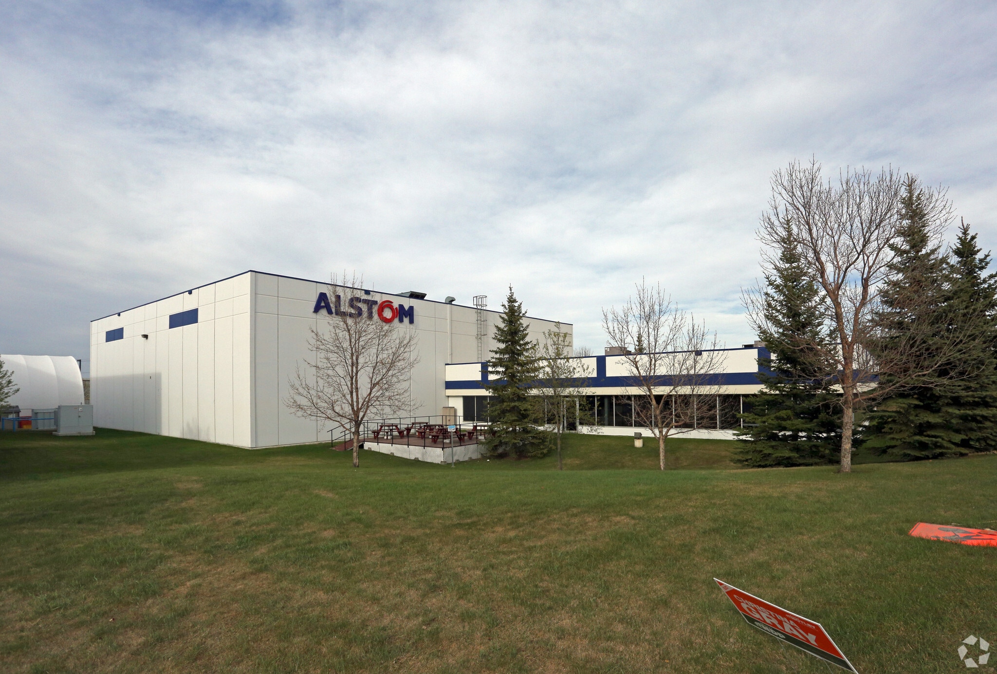 9623 25 Ave NW, Edmonton, AB for sale Primary Photo- Image 1 of 1