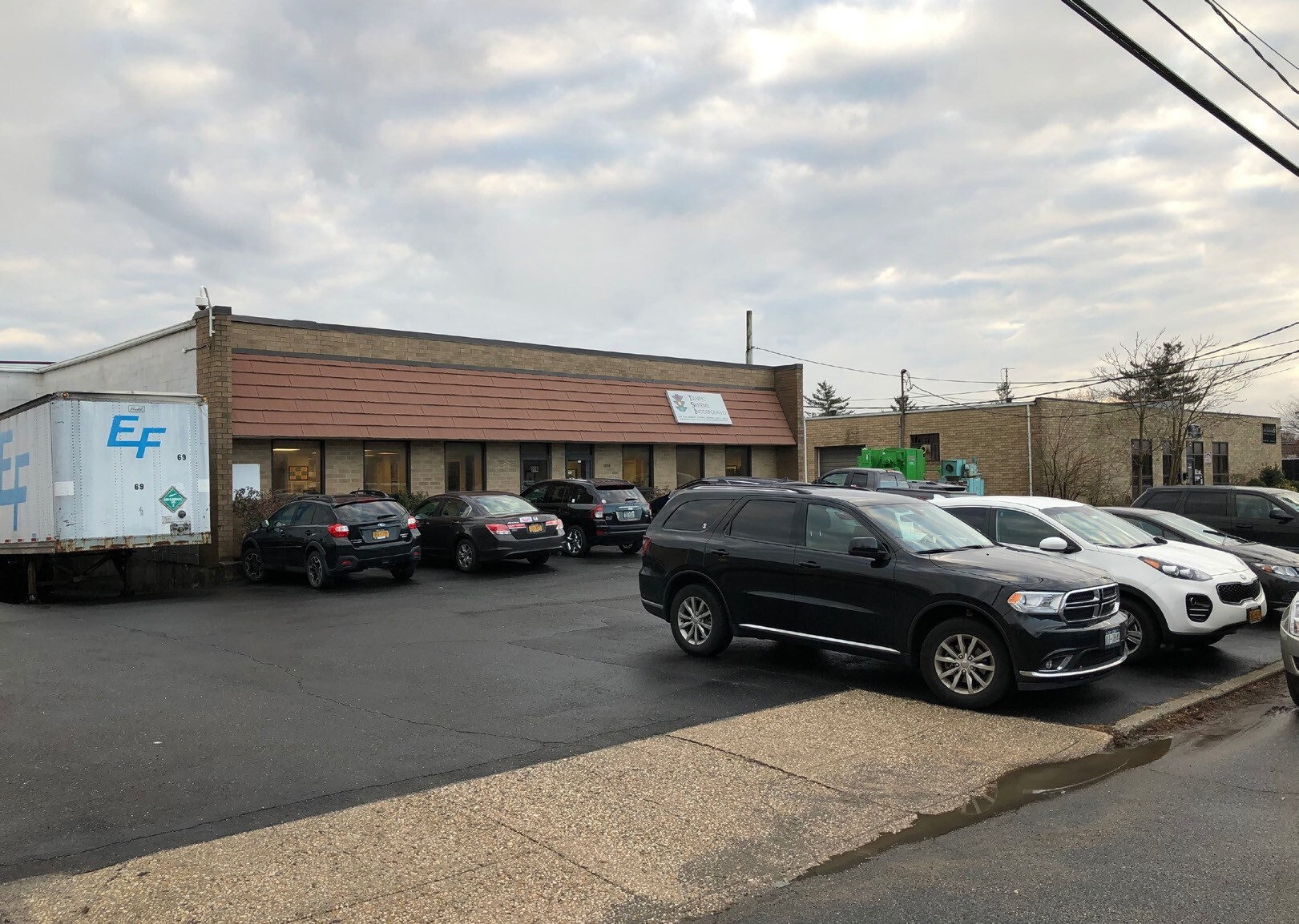 224-226 N Fehr Way, Bay Shore, NY for sale Primary Photo- Image 1 of 1