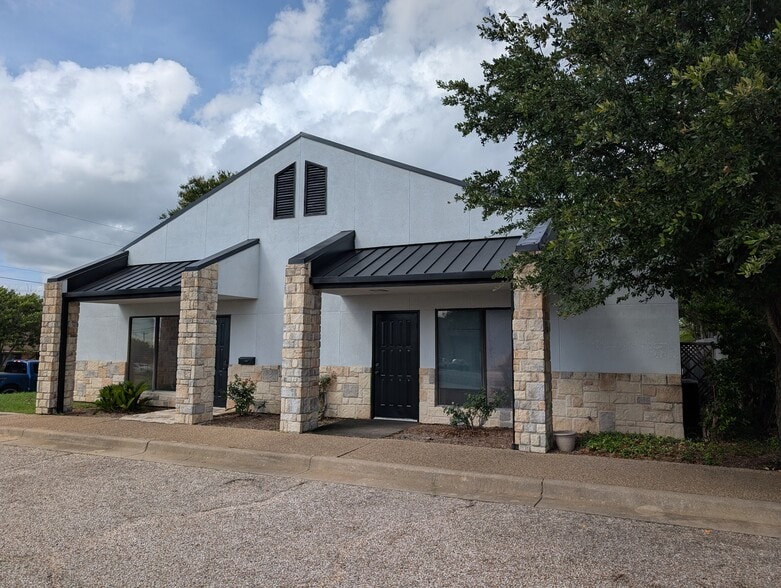 711 Melrose Dr, Waco, TX for sale - Building Photo - Image 2 of 9