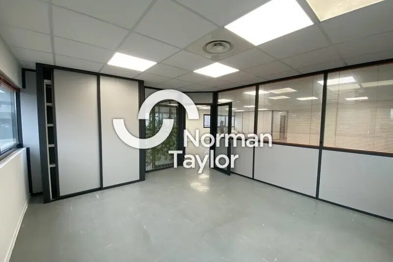 Office in Montpellier for lease - Interior Photo - Image 1 of 7