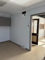 1400 N Hampton Ave, Springfield MO - Warehouse