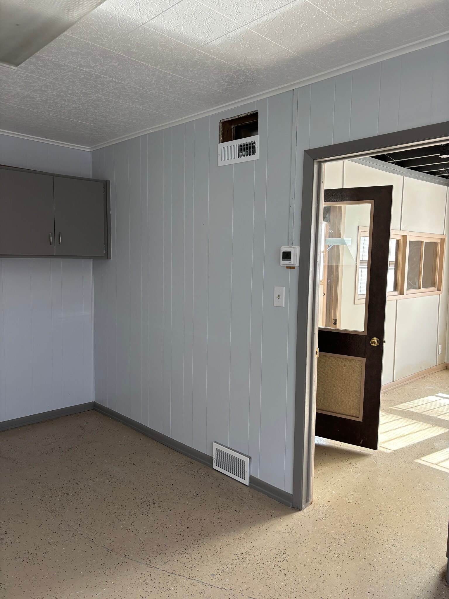 1400 N Hampton Ave, Springfield, MO for lease Interior Photo- Image 1 of 6