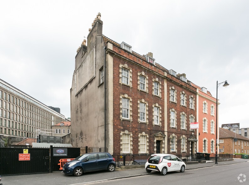 15-16 Brunswick Sq, Bristol for lease - Primary Photo - Image 1 of 7