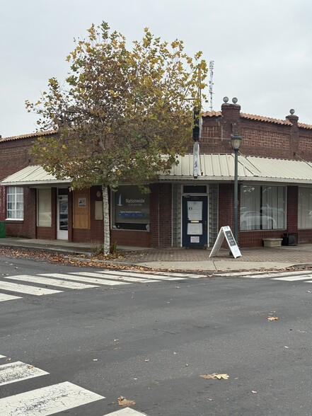 1702 Main St, Escalon, CA for sale - Building Photo - Image 2 of 11