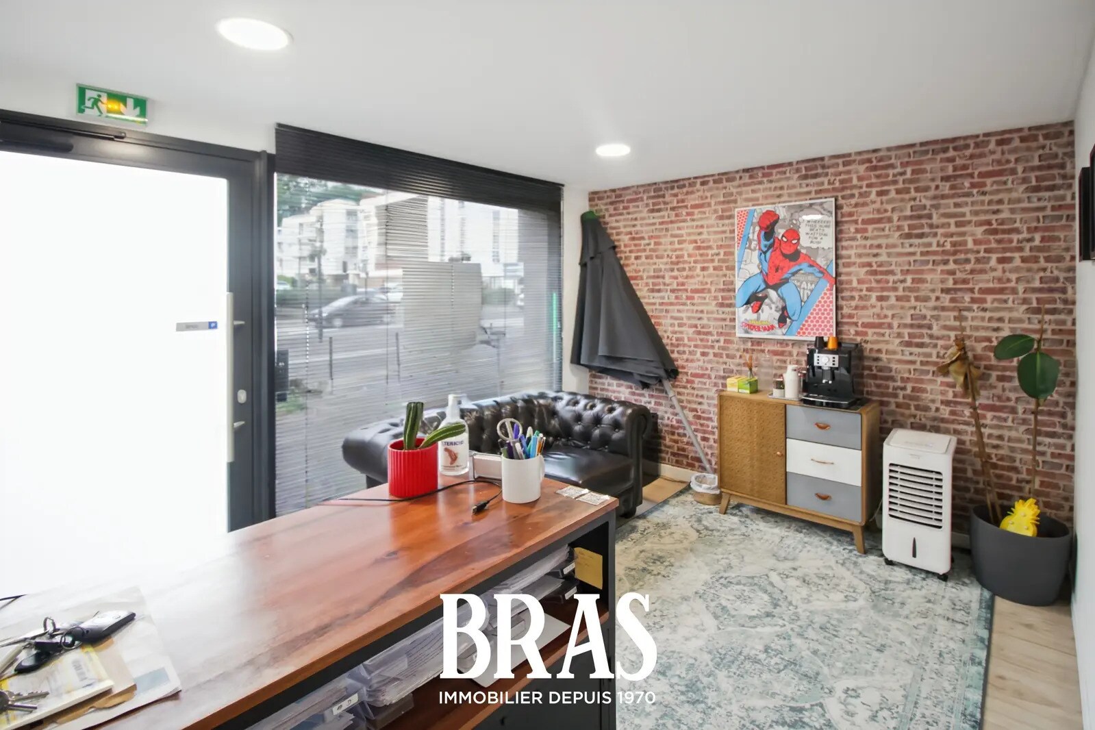 Retail in Nantes for lease Interior Photo- Image 1 of 5