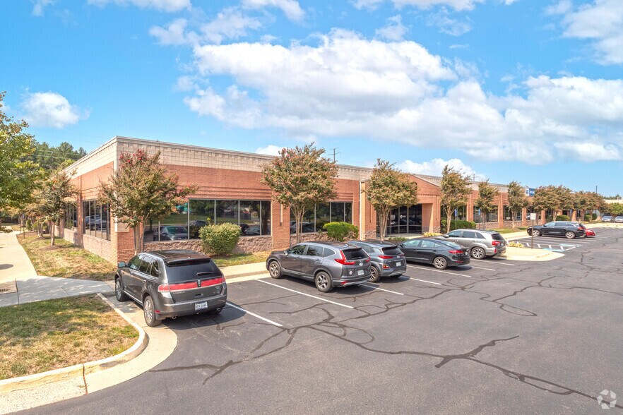 3684 Centerview Dr, Chantilly, VA 20151