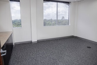 2525 N Loop Fwy W, Houston, TX for lease Building Photo- Image 2 of 9