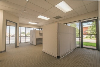2705 Artie St SW, Huntsville, AL for lease Interior Photo- Image 1 of 6