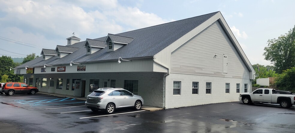 175 Kingston Ave, Wurtsboro, NY for lease - Primary Photo - Image 1 of 25