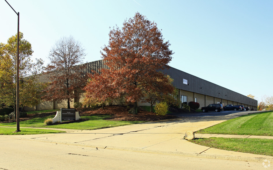 4600 Hinckley Ind Pky, Cleveland, OH for lease - Primary Photo - Image 1 of 9