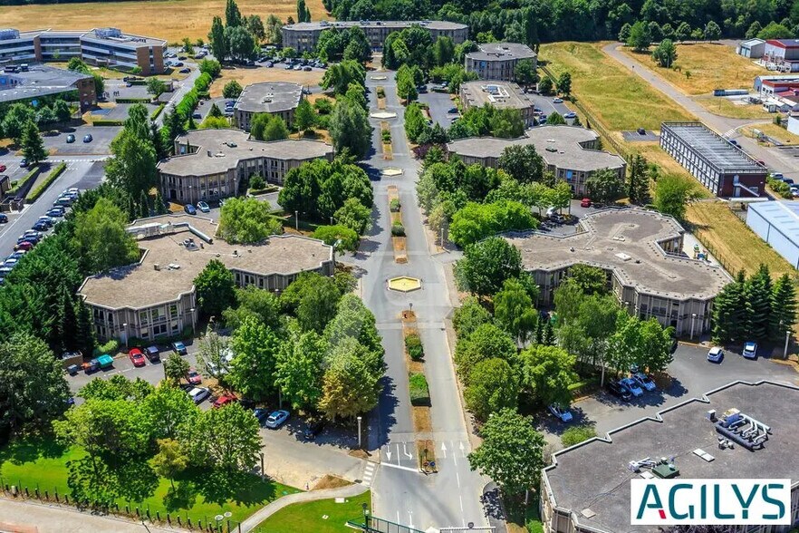 Flex in Saint-Aubin for lease - Building Photo - Image 1 of 7