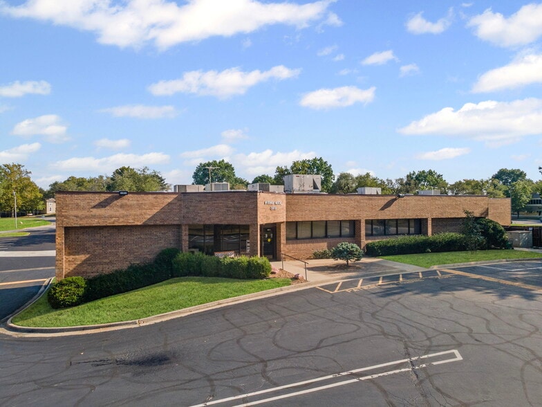 2800 NE Kendallwood Pky, Gladstone, MO for lease - Building Photo - Image 2 of 6