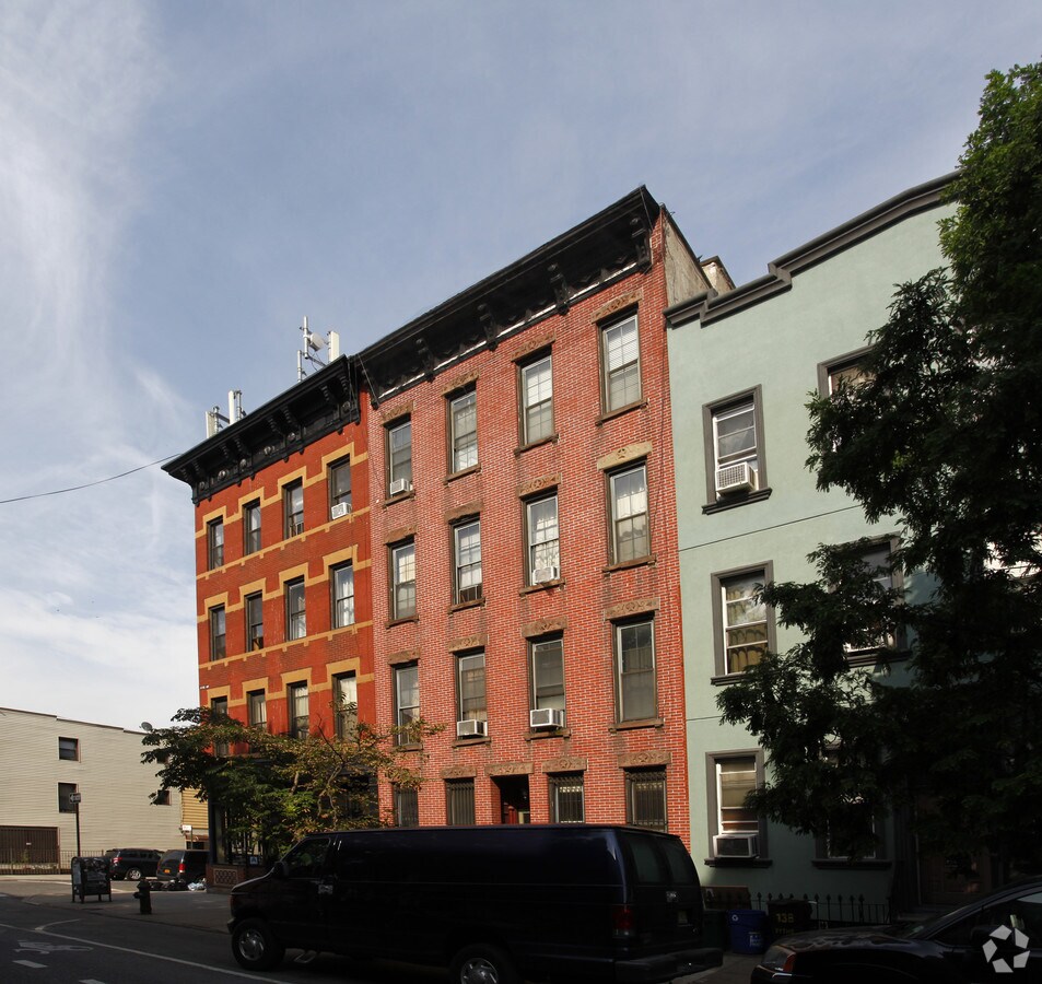 144146 Wythe Ave, Brooklyn, NY 11249 Retail for Lease