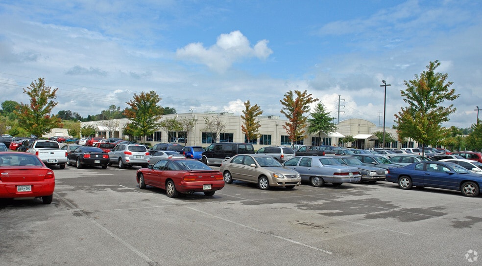 2401 Cherahala Blvd, Knoxville, TN for lease - Building Photo - Image 3 of 6