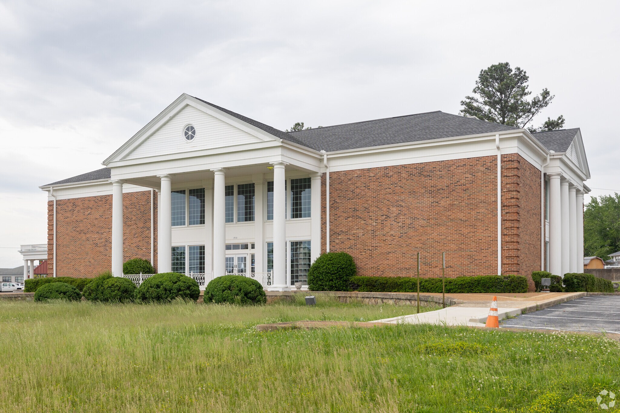 1910 Decherd Blvd, Decherd, TN for sale Primary Photo- Image 1 of 1