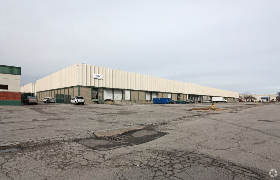 1502-1548 Gentry St, North Kansas City, MO for lease - Building Photo - Image 3 of 4