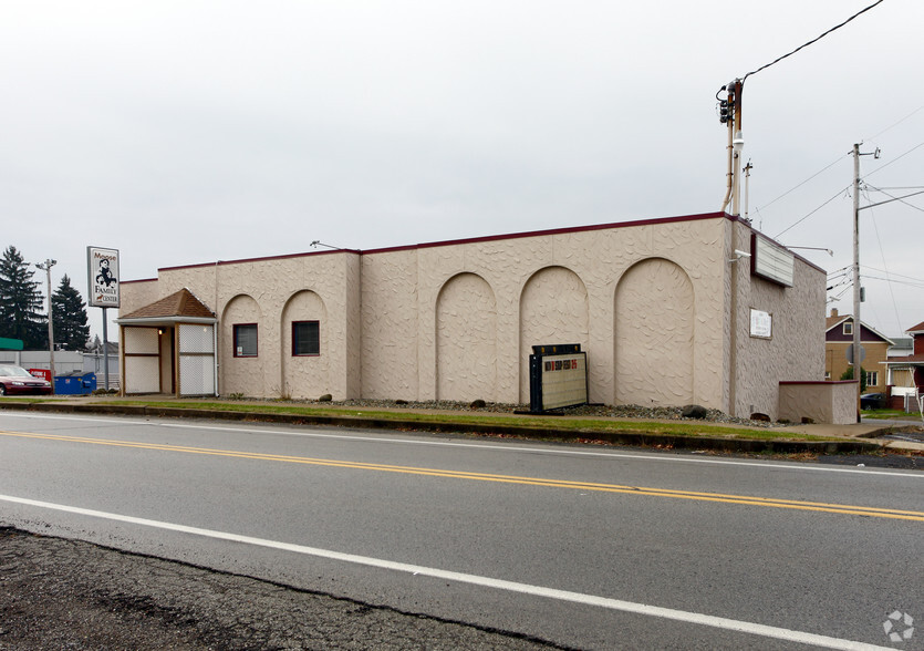 1321 Sharon New Castle Rd, Farrell, PA for sale - Primary Photo - Image 1 of 1