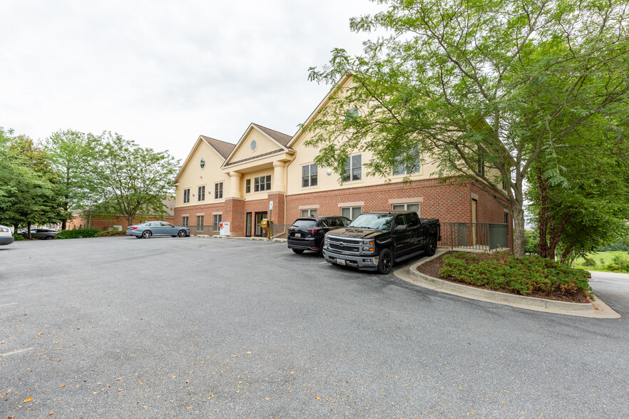 6339 Ten Oaks Rd, Clarksville, MD for lease - Primary Photo - Image 1 of 25