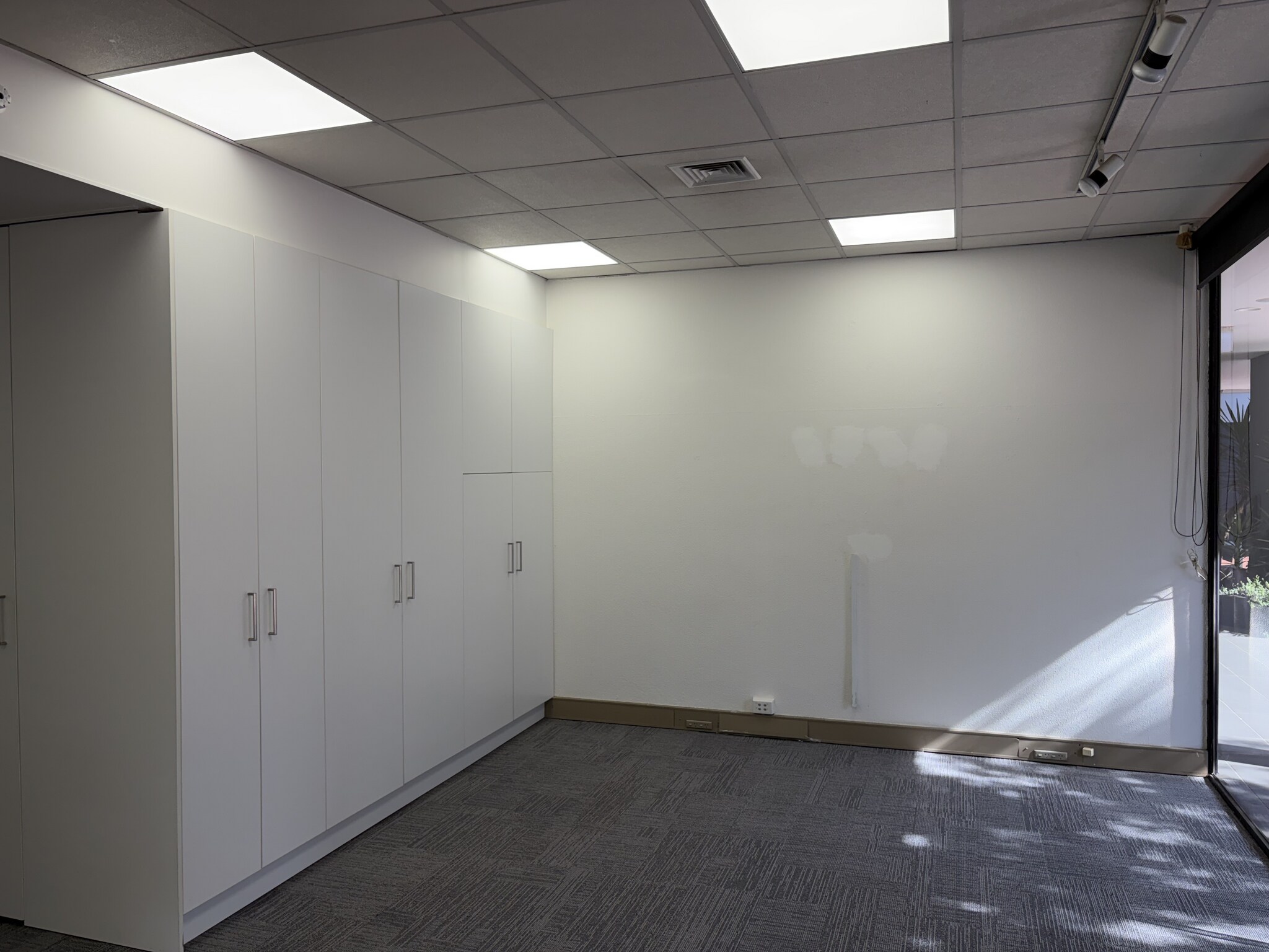 233 Cardigan St, Carlton for lease Interior Photo- Image 1 of 11