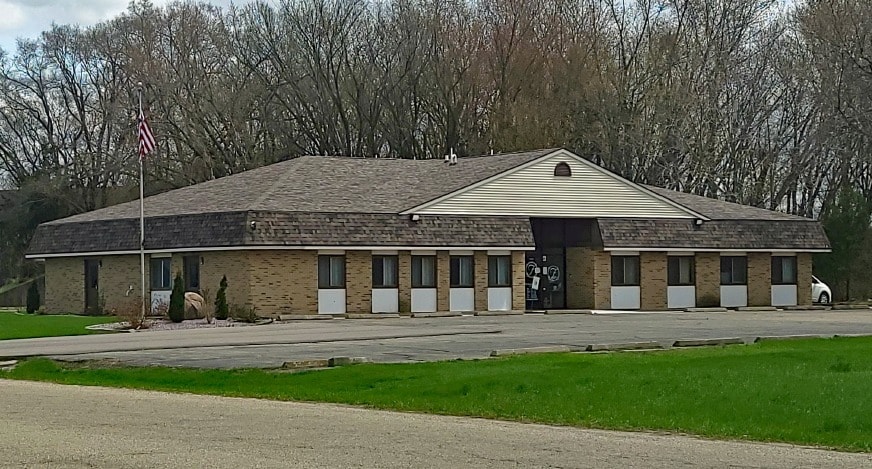 1650 E Huebbe Pky, Beloit, WI for lease - Building Photo - Image 1 of 3