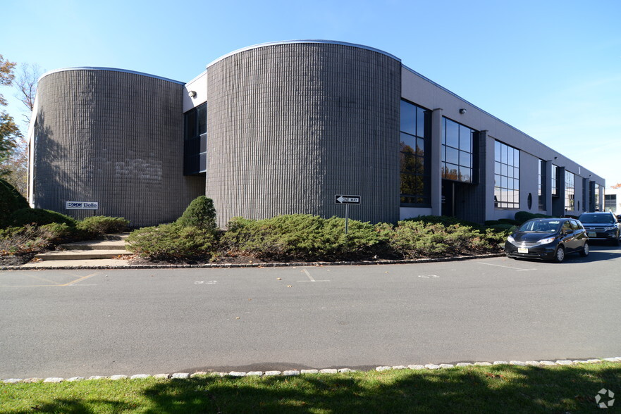 39 Plymouth St, Fairfield, NJ for lease - Building Photo - Image 1 of 4