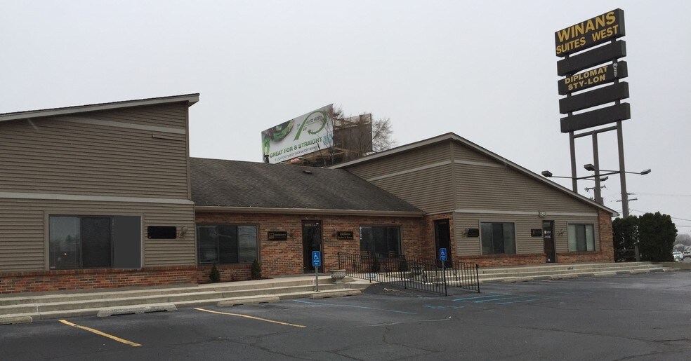 5743 Wilkie Dr, Fort Wayne, IN 46804